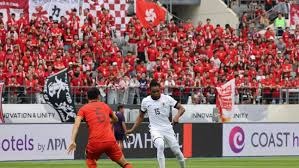 布克三分绝杀雷霆现场版！顶着双人包夹强行出手 太阳观众赚麻了