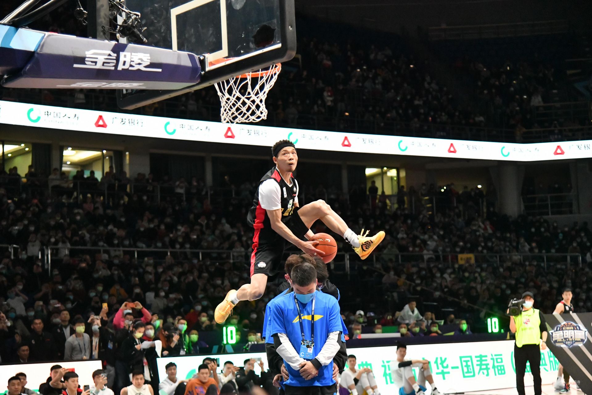 韦世豪与新 韦世豪与新